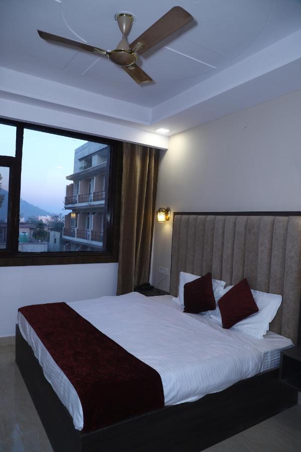 The Divine Oak Hotel Katra  Kültér fotó