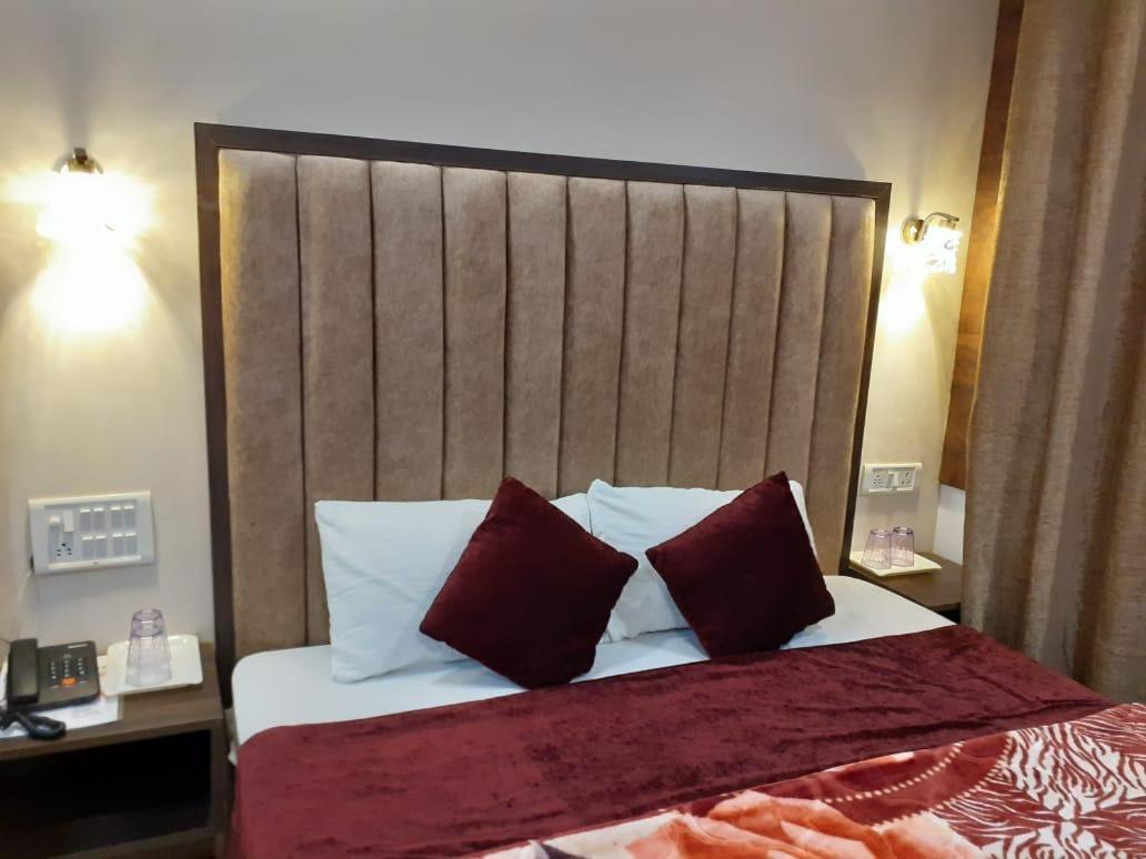 The Divine Oak Hotel Katra  Kültér fotó