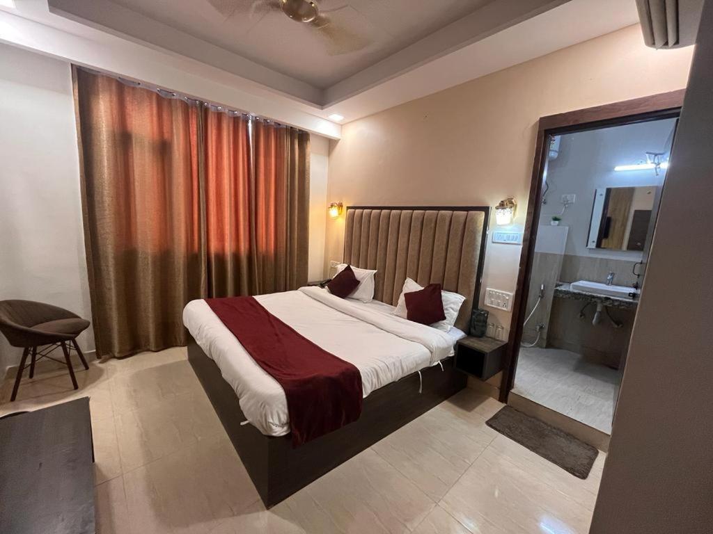 The Divine Oak Hotel Katra  Kültér fotó
